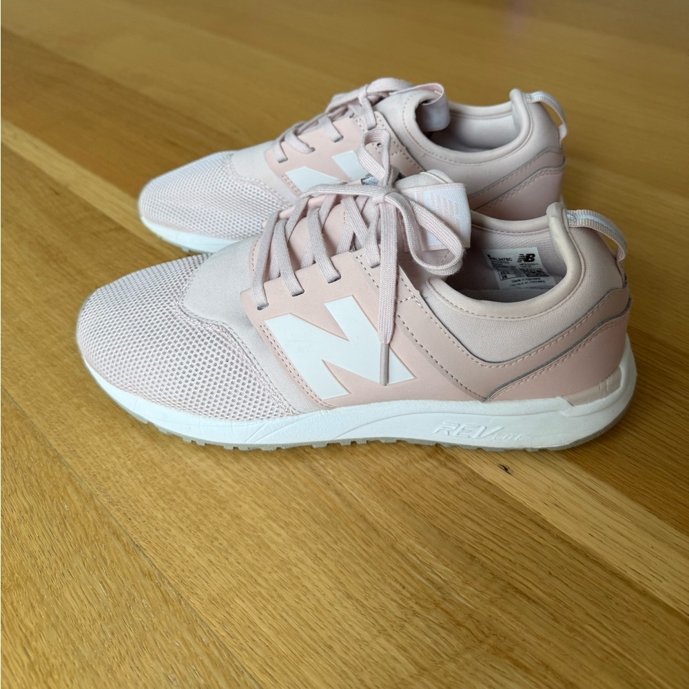 NEW BALANCE Women's Light Pink Sneakers